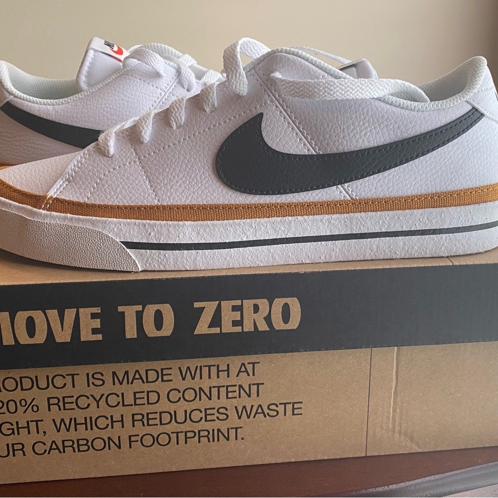 Nike Court Legacy Sneakers
